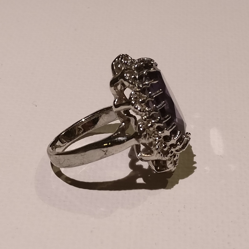 Banana Republic Purple Vintage Inspired Ring - Picture 4 of 6